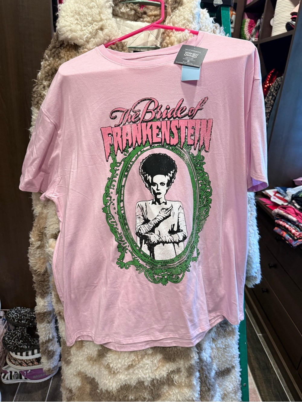 The Bride of Frankenstein Graphic T-Shirt - Pink